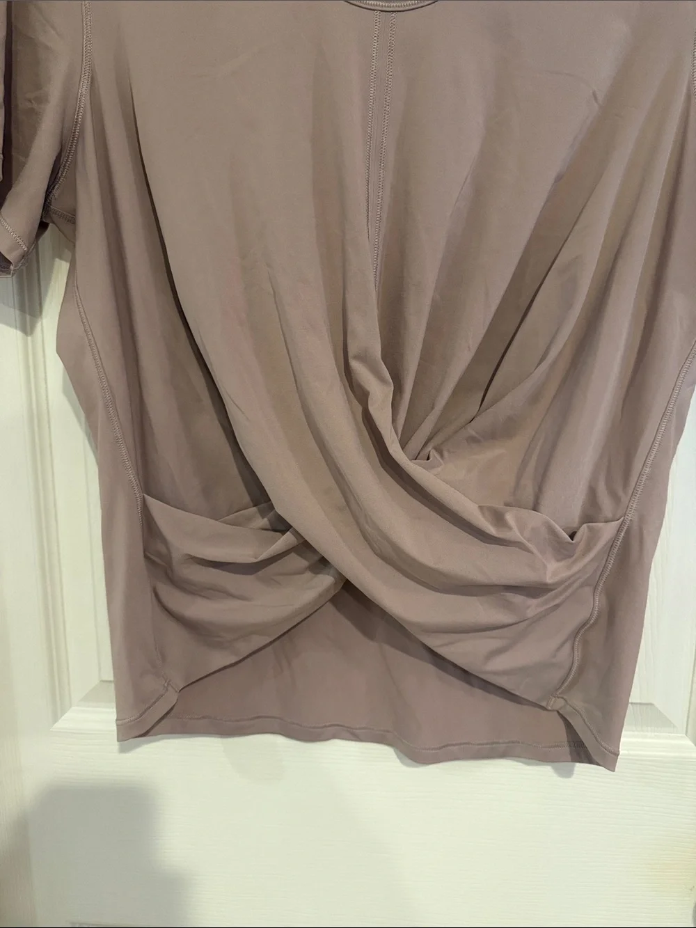 581 Lululemon Twist Front Short Sleeve Active Top Mauve Pink Size 8